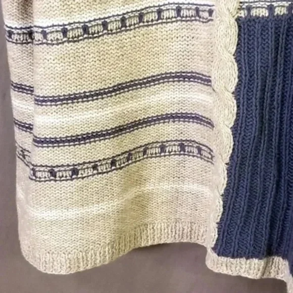 Liz Claiborne Crazy Horse V Neck Block Sweater - Picture 4 of 7